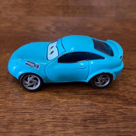 DISNEY PIXAR Cars Kori Turbowitz Diecast Car - Picture 3 of 5